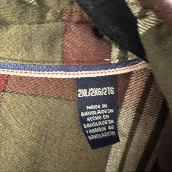 Wrangler plaid shirt, green and brown in Lake new condition says 2X - Picture 3 of 5